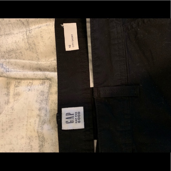 Gap Black city shorts - Picture 1 of 3